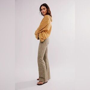 New We The Free Free People Penny Pull-On Printed Flare Jeans sz 31